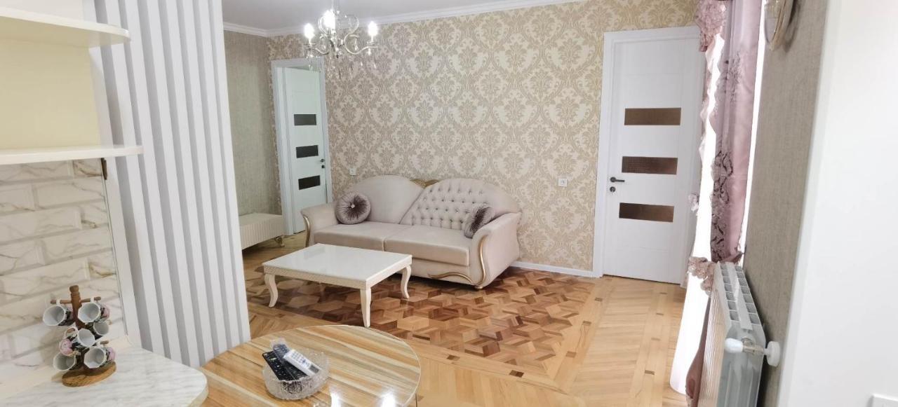 Nano'S Apartament-2 Kutaisi Dış mekan fotoğraf